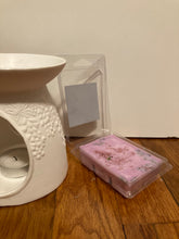 Load image into Gallery viewer, Calming Lavender Wax Melt