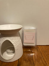Load image into Gallery viewer, Coconut Dream Wax Melt
