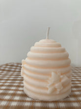 Load image into Gallery viewer, (Orange) Sweet Orange Bee Candle
